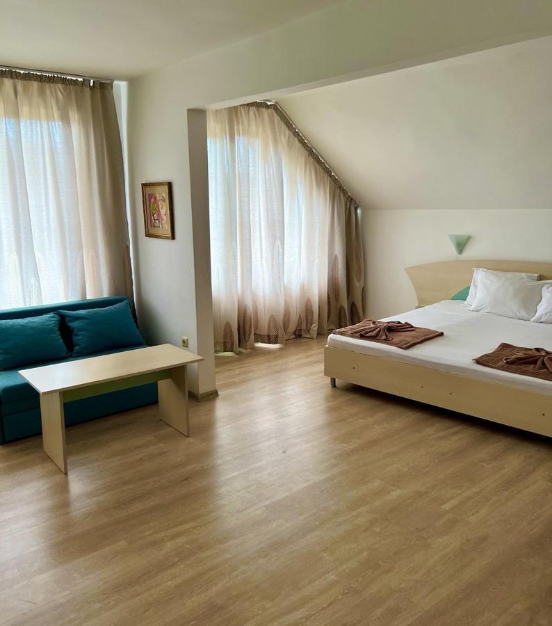 Family Hotel Magnolia ซันนีบีช ภายนอก รูปภาพ